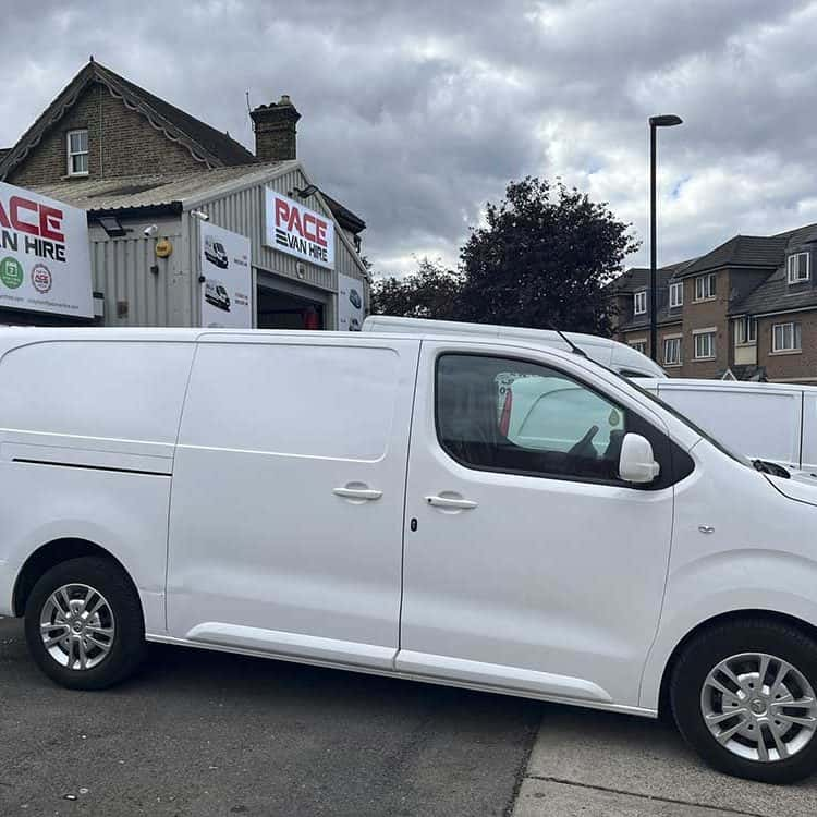 Vauxhall-Vivaro-7